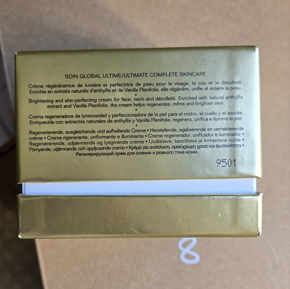 SUBLIMAGE LA CRÈME LUMIÈREUltimate Regeneration & Brightening Cream 1.7 oz. - Picture 5 of 9